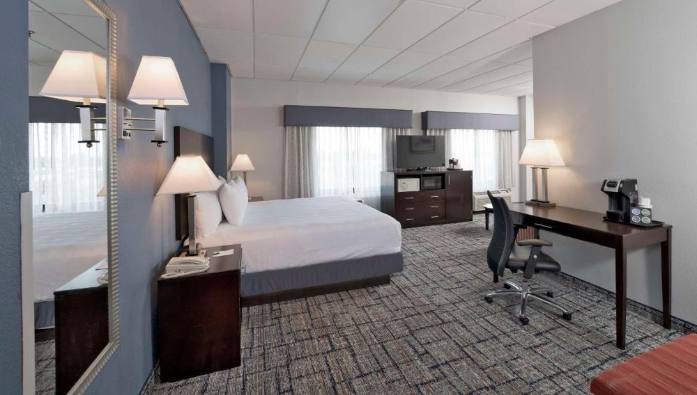 Best Western Plus Hotel & Conference Center Image 12