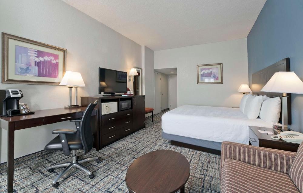 Best Western Plus Hotel & Conference Center Image 37