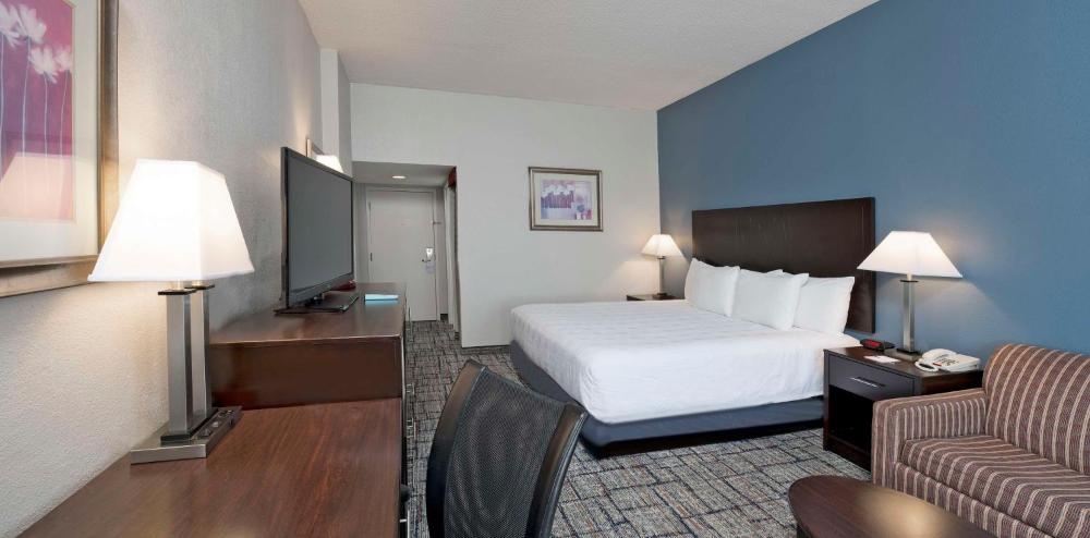 Best Western Plus Hotel & Conference Center Image 38